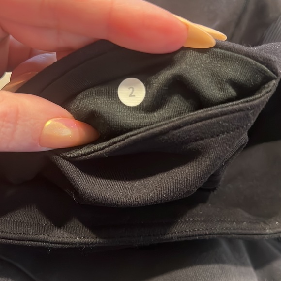 Lululemon Size 2 Black Leggings 28 inch - Picture 2 of 6